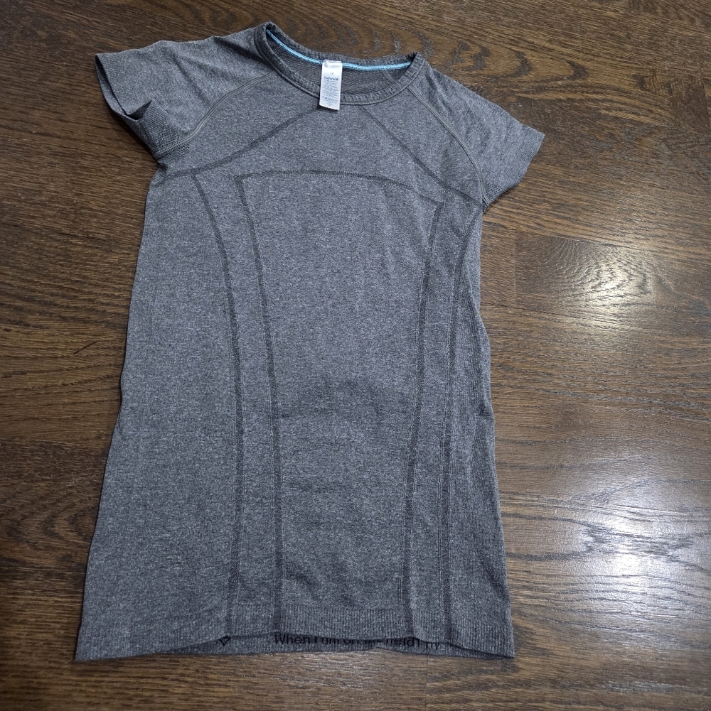 Ivivva By Lululemon Gray Short Sleeve Girls Athletic Top Sz.10
